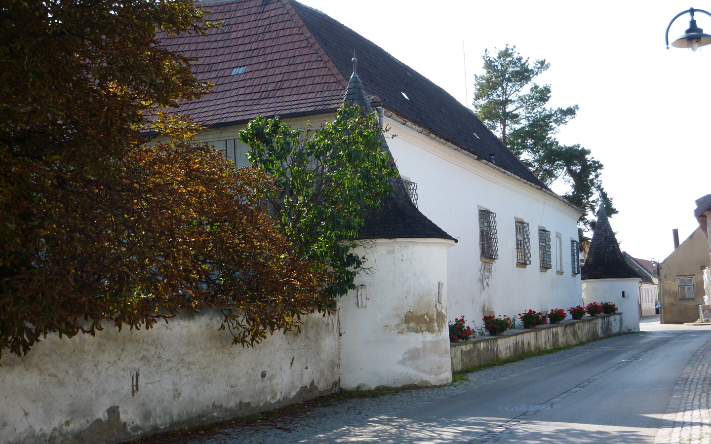 Городская улица в городе Лэнгенфельд, Австрия