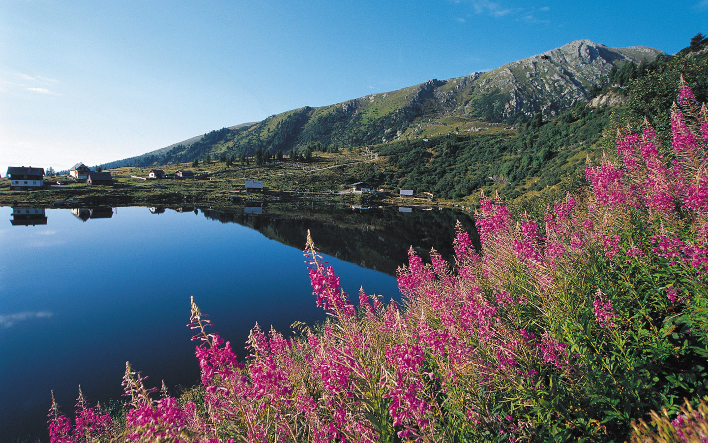 Озеро на горнолыжном курорте Бад Кляйнкирххайм, Австрия