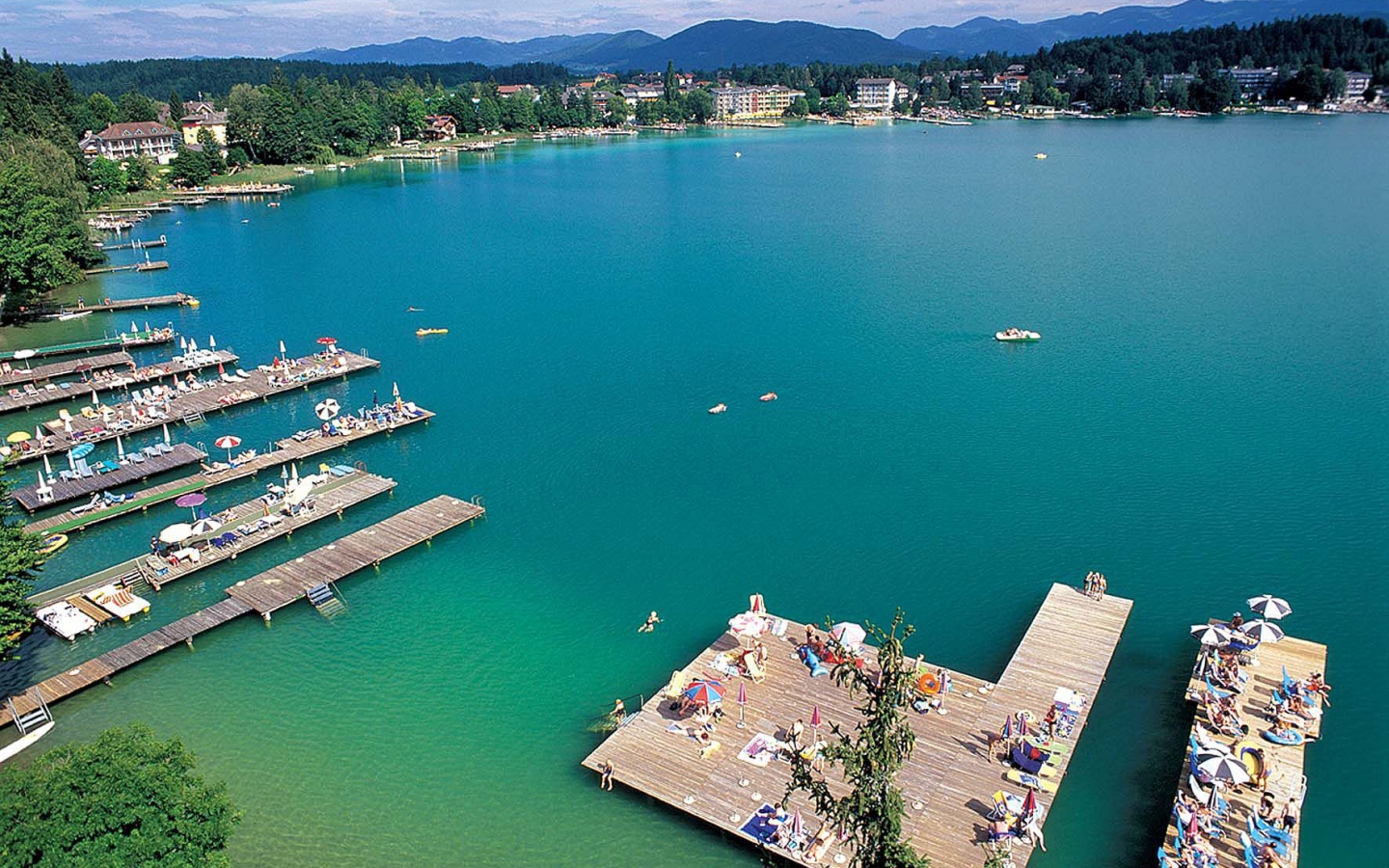 Бирюзовые воды озера Клопайнер Зее, Австрия