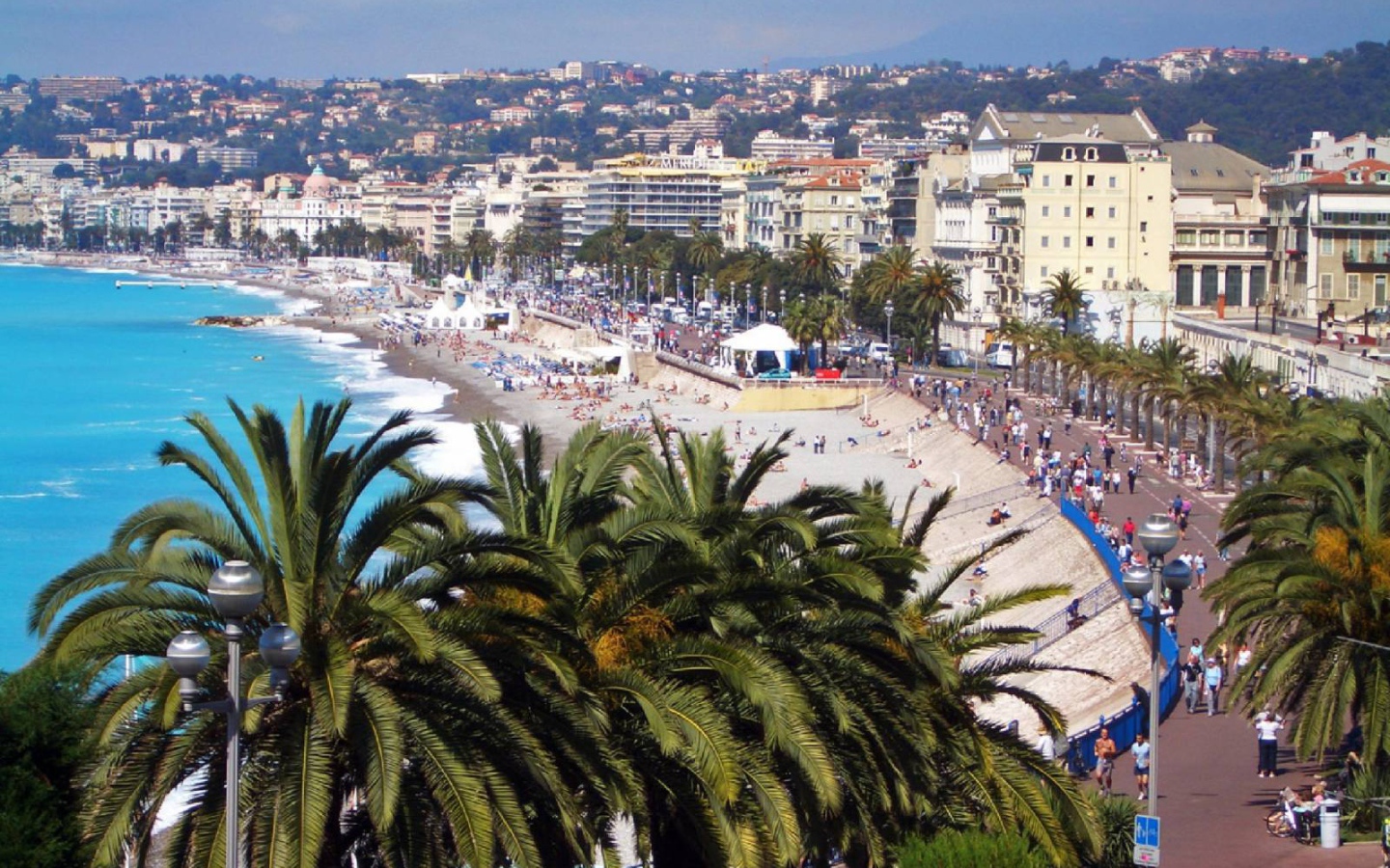 Пляж в городе Ницца, Франция