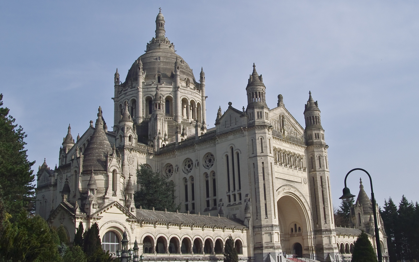 Собор в Нормандии, Франция