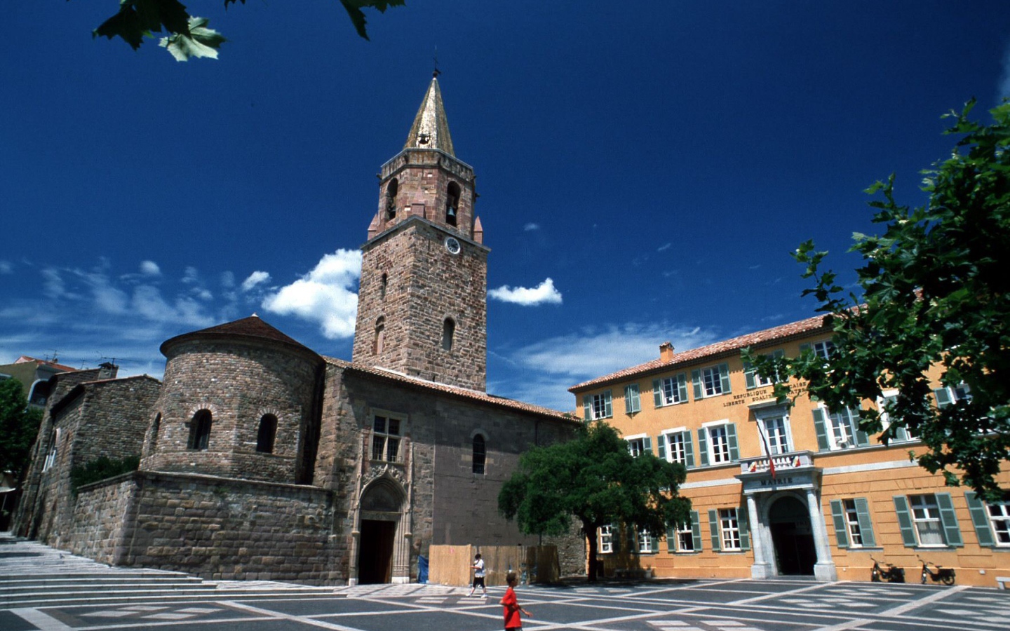 Церковь на курорте Порт Де Фрежюс, Франция