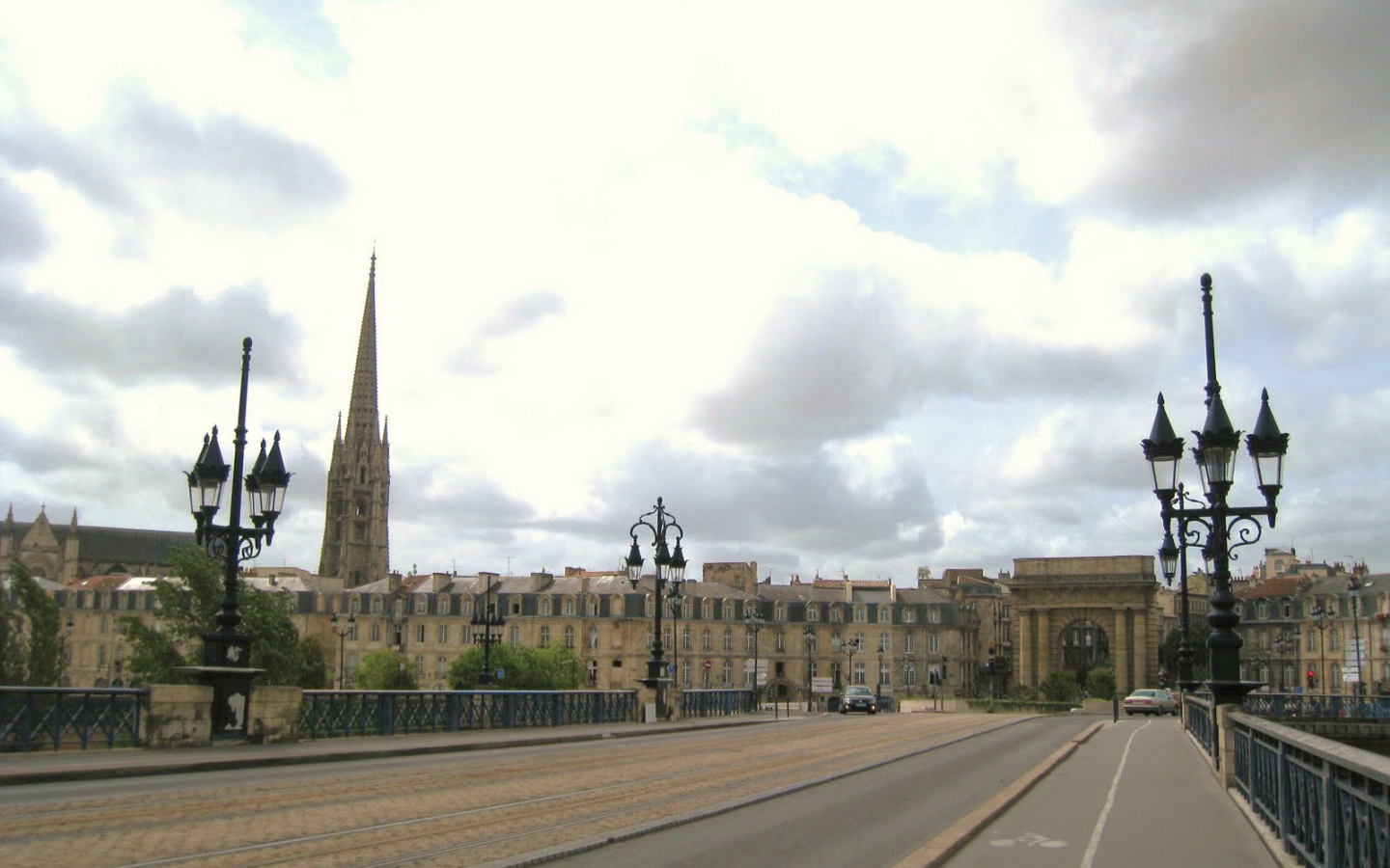 Городская улица в Бордо, Франция