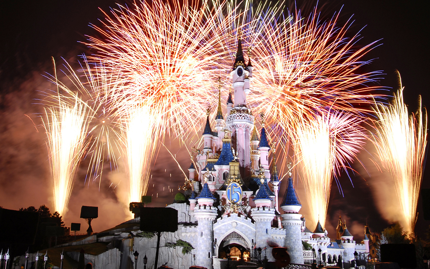Фейерверк в Диснейленде, Франция