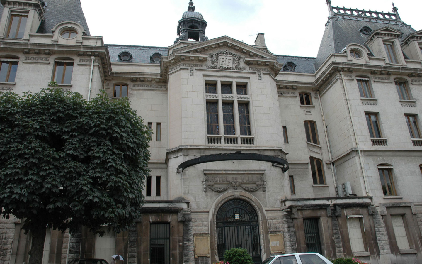 Гостиница в городе Виши, Франция