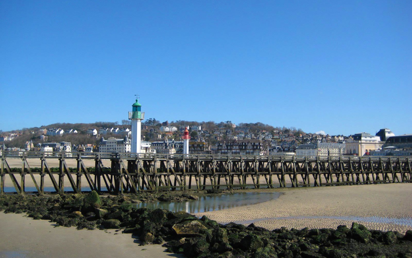 Причал на курорте Довиль, Франция