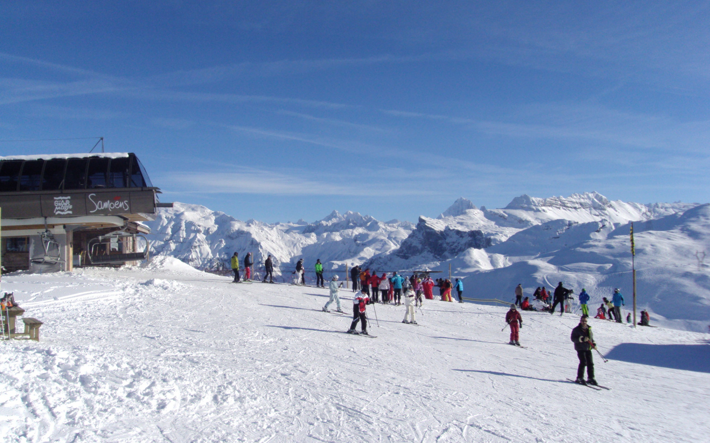 Лыжная база на горнолыжном курорте Самоен, Франция