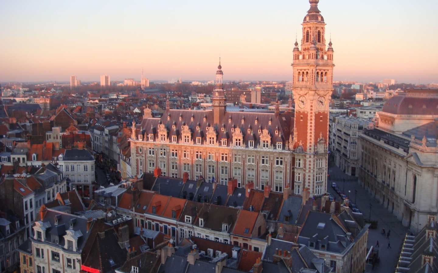 Закат в городе Лилль, Франция