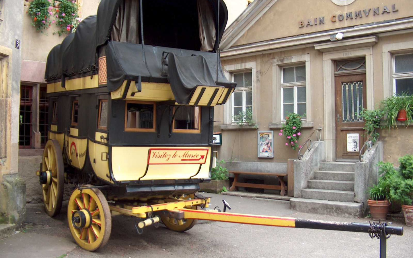 Карета на улице в Эльзасе, Франция