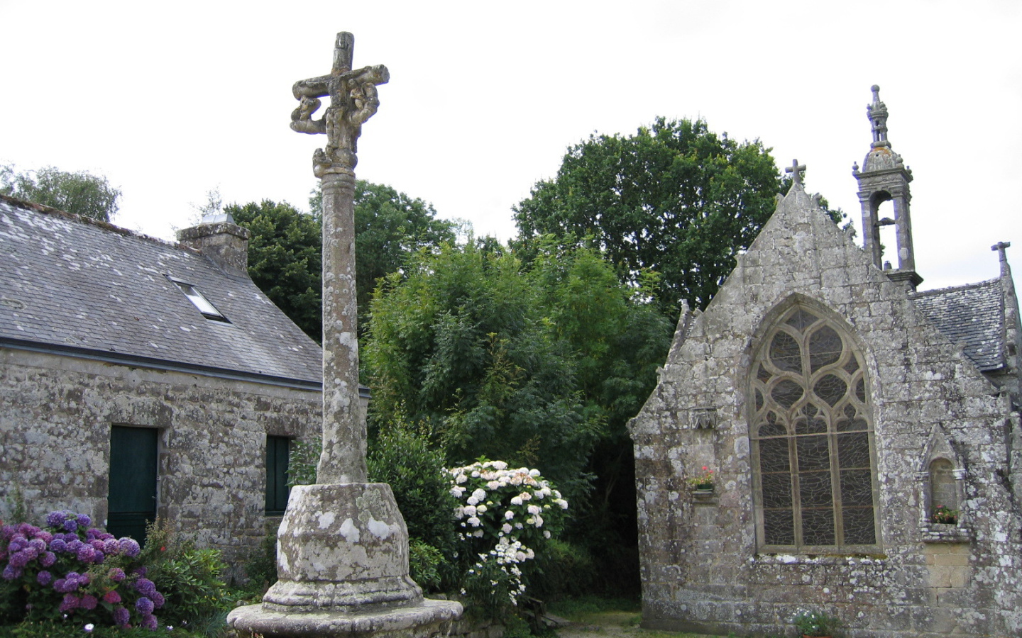 Старинная церковь в Бретань, Франция