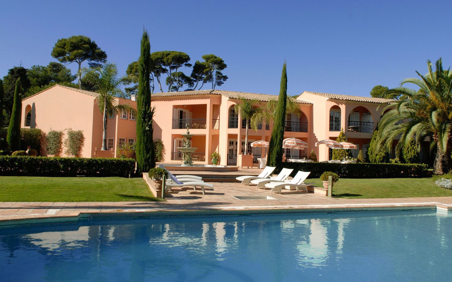 Вилла на курорте Антибы, Франция