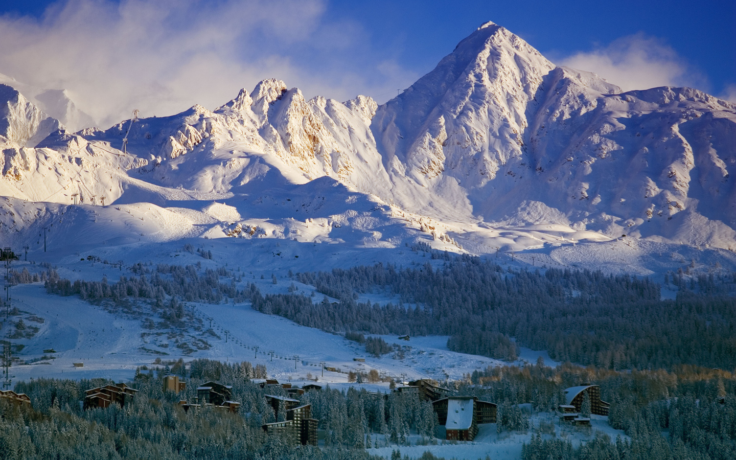 Зимний отдых на горнолыжном курорте Лез Арк, Франция