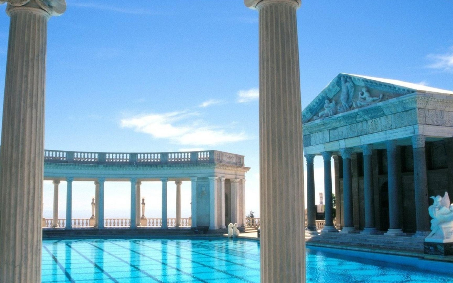 Бассейн в Афинах