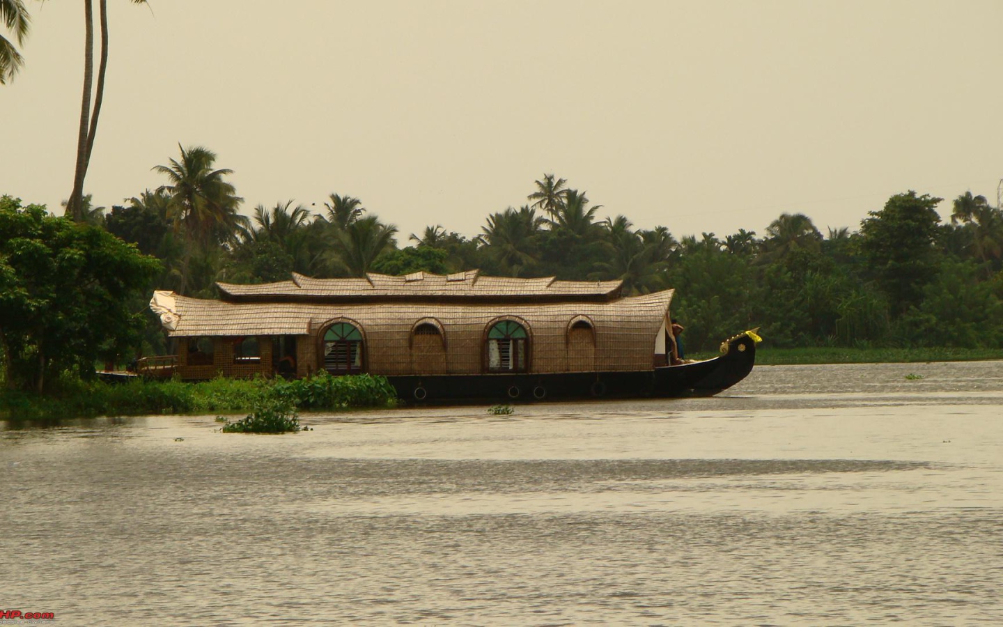 Красивый корабль в Алапуже