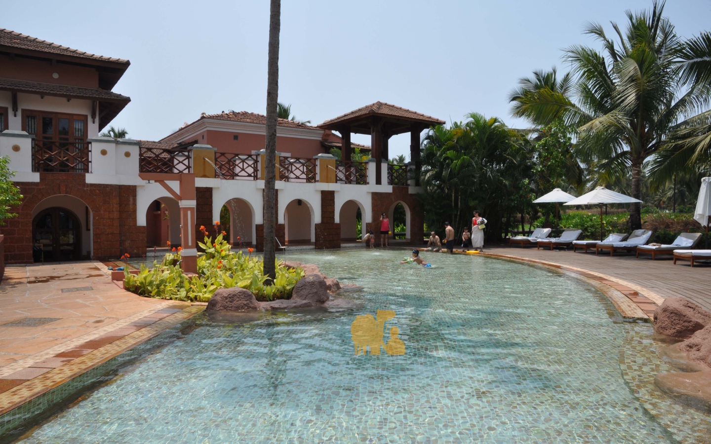 Туристы отдыхают в Гоа