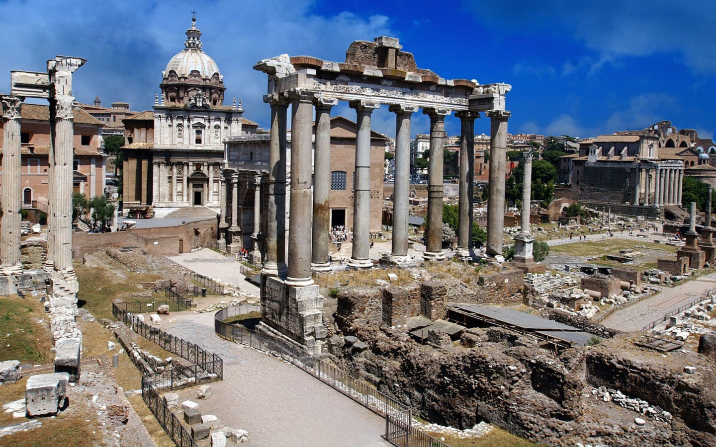 Старинные развалины в Риме