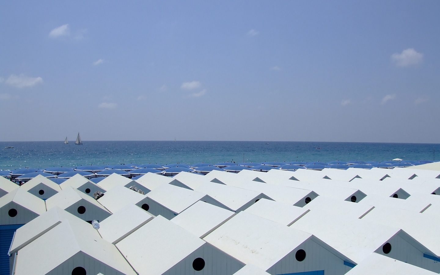 Пляжные домики на курорте Челле Лигуре, Италия