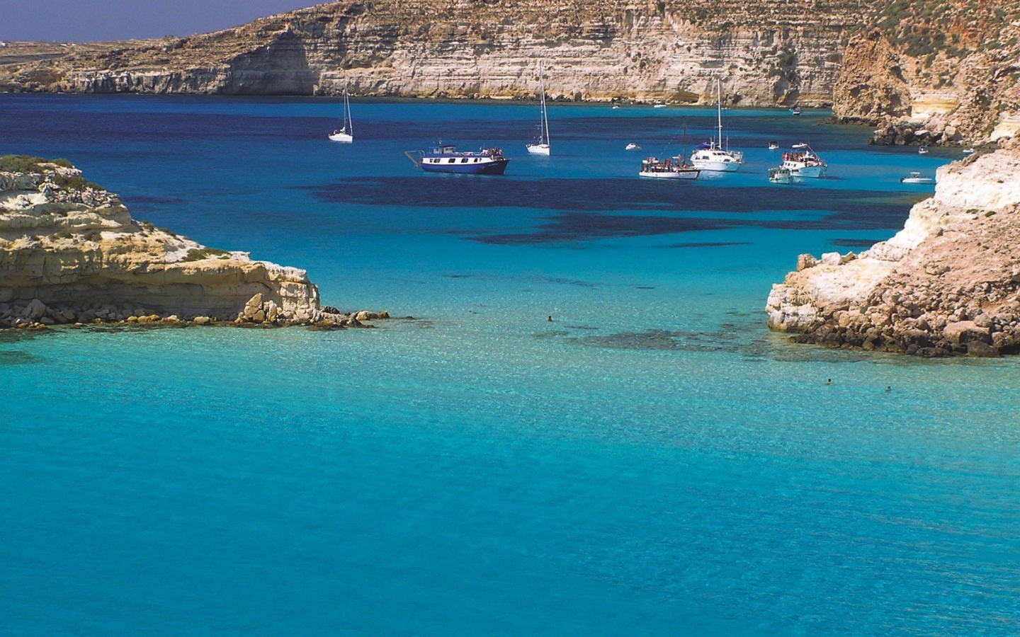 Голубая лагуна на курорте в Римини, Италия