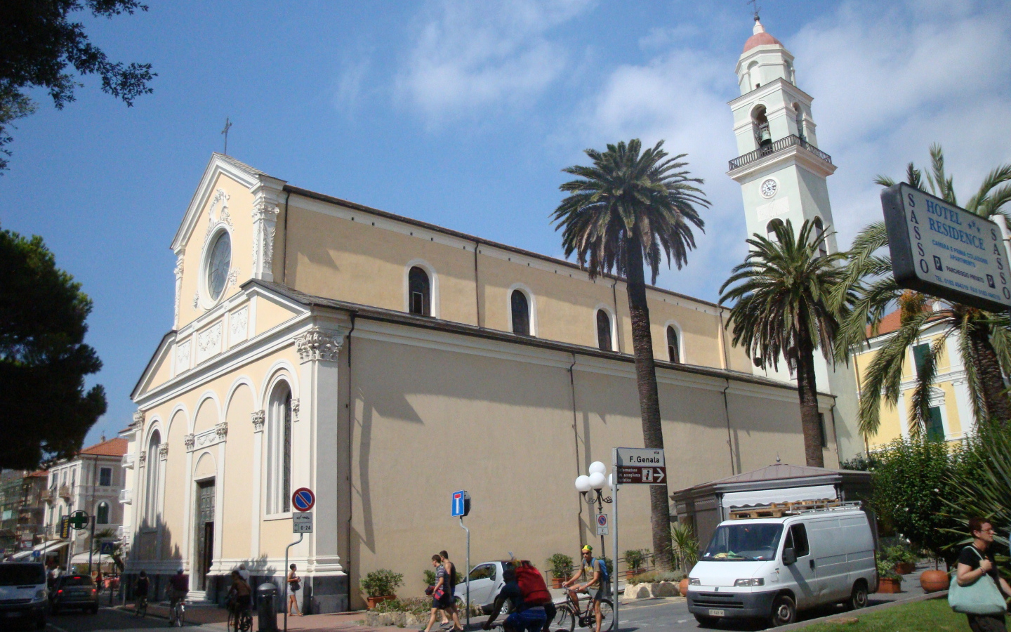 Церковь на курорте Диано Марино, Италия