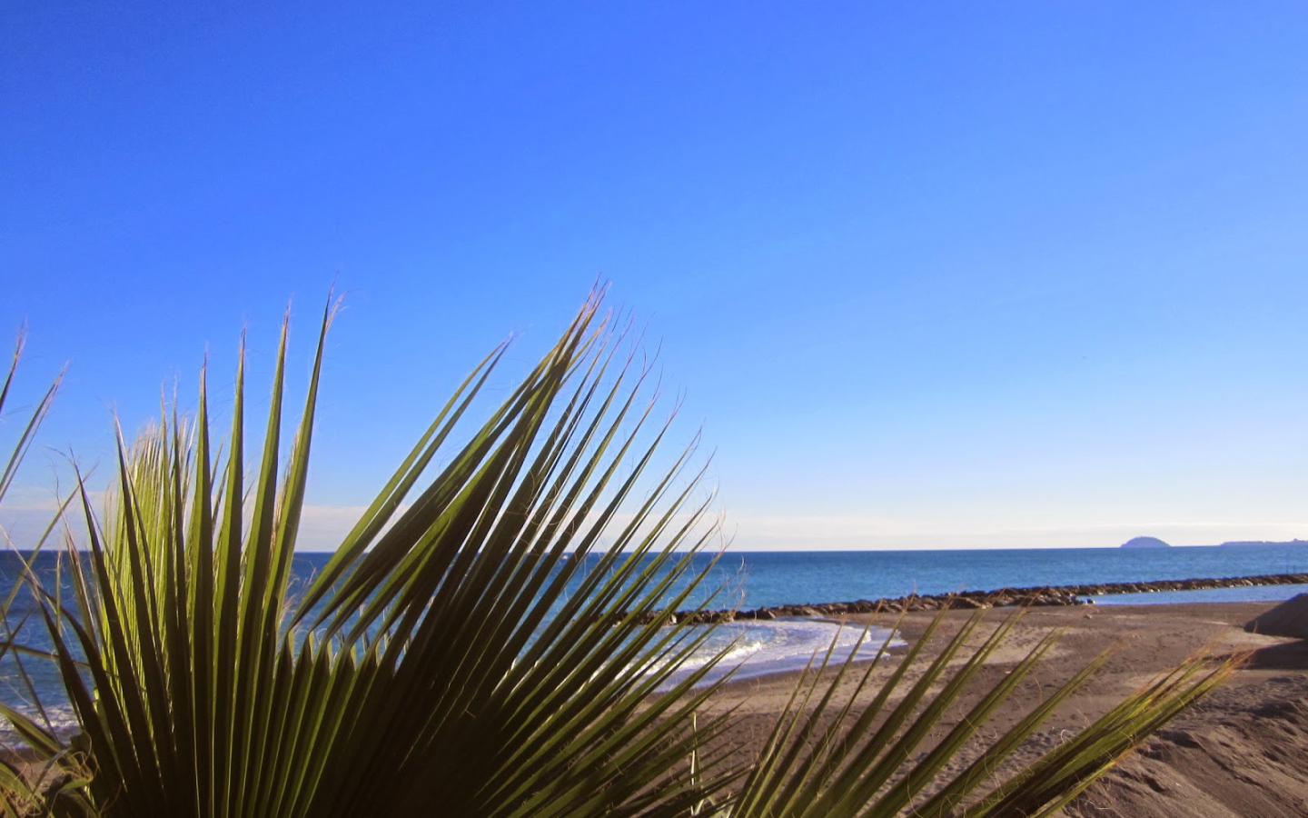 Золотой пляж в Лоано, Италия