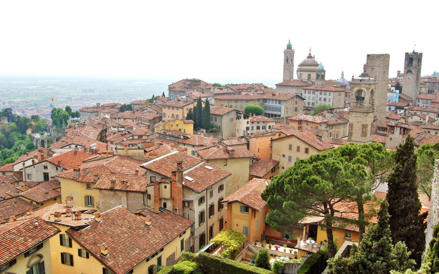 Дома на горе в Бергамо, Италия