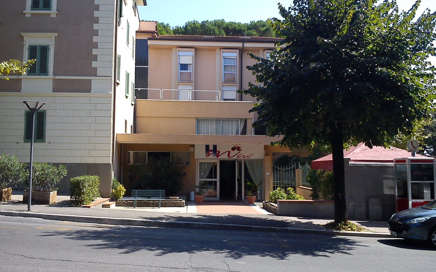 Придорожное кафе на курорте в Монтекатини Терме, Италия