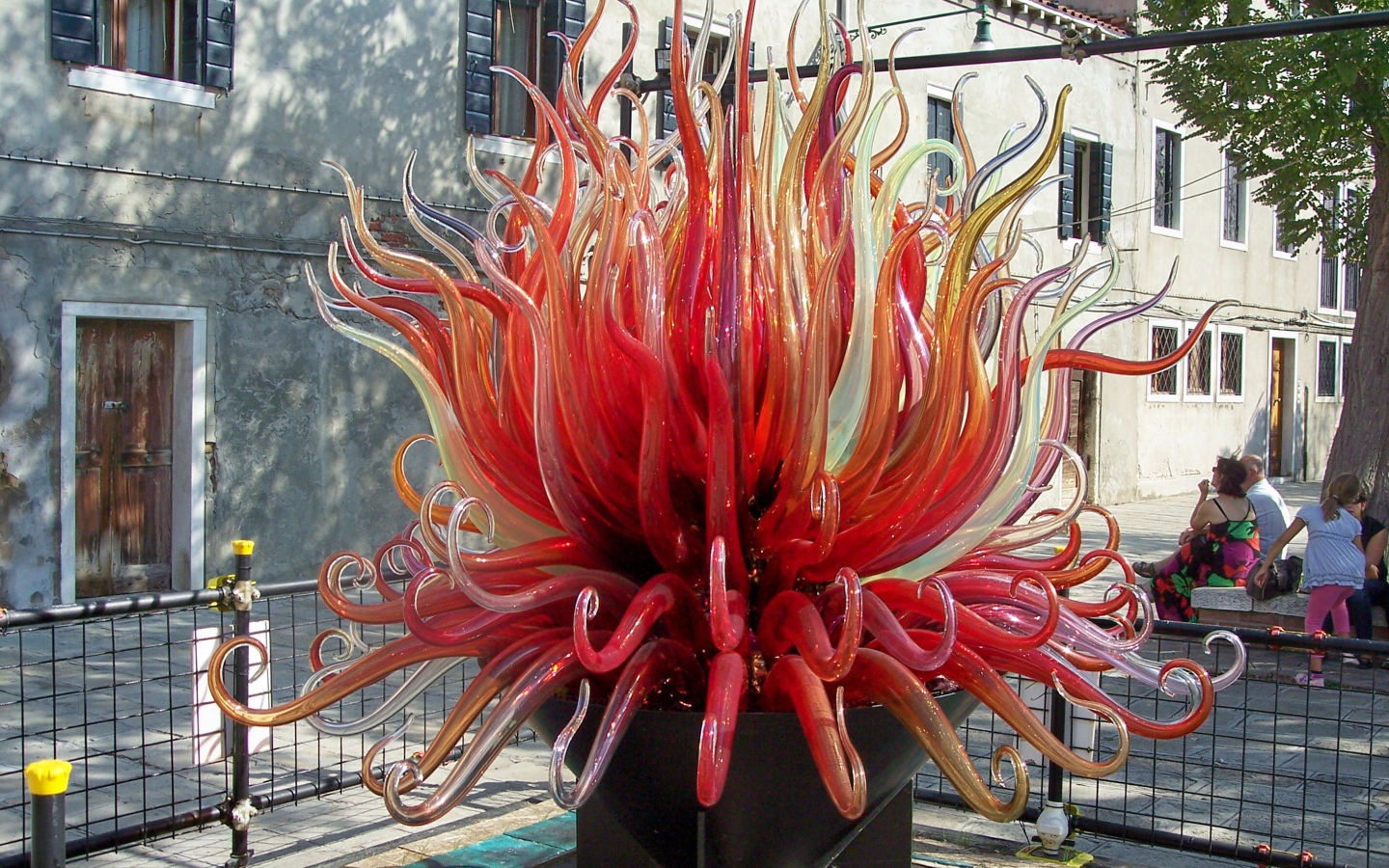 Скульптура из красного стекла на острове Мурано, Италия