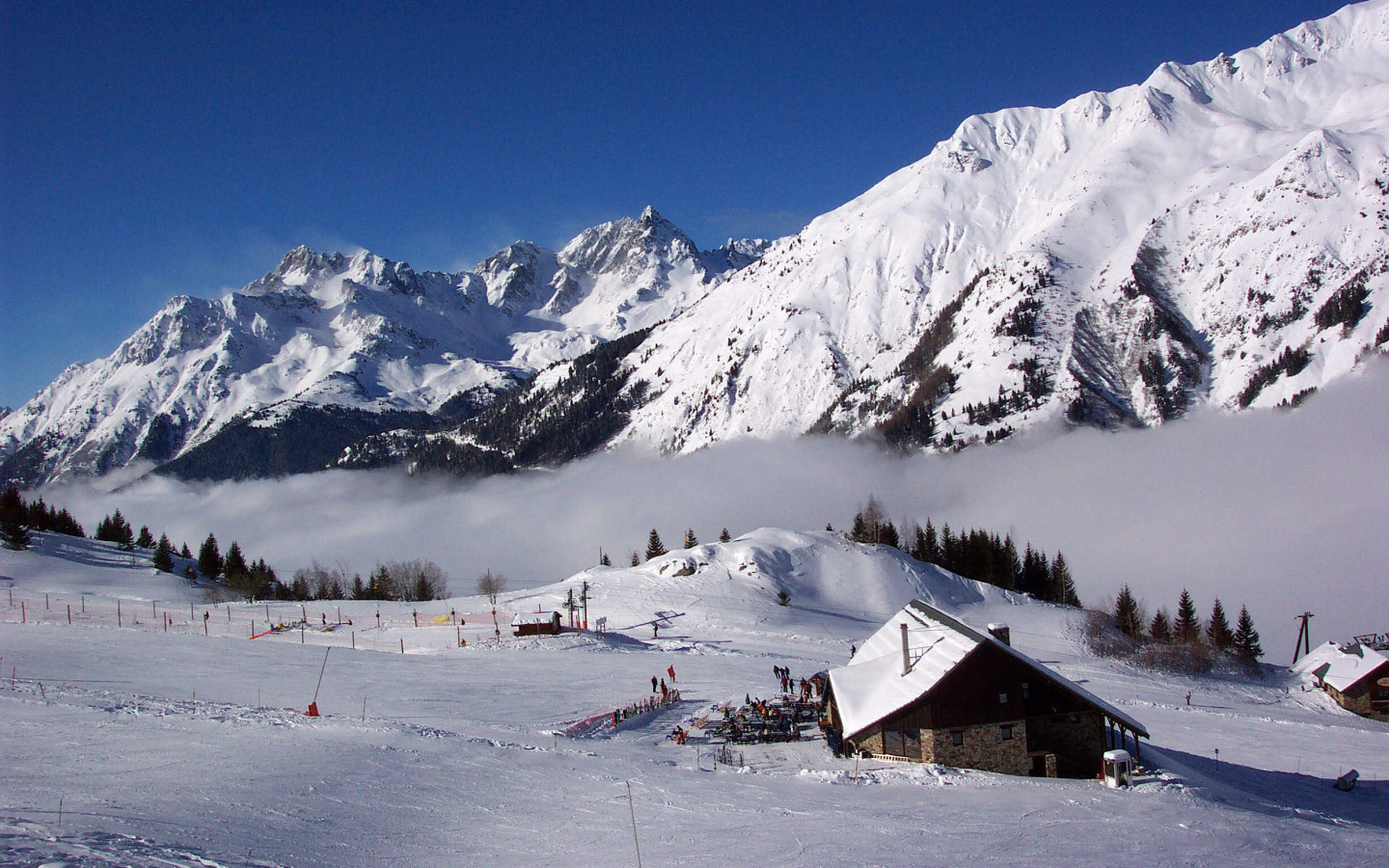 Горнолыжная база на курорте Кортина д'Ампеццо, Италия