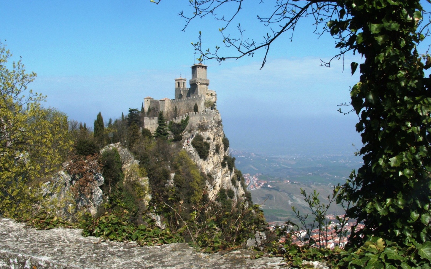 Вид с террасы в Сан Марино, Италия