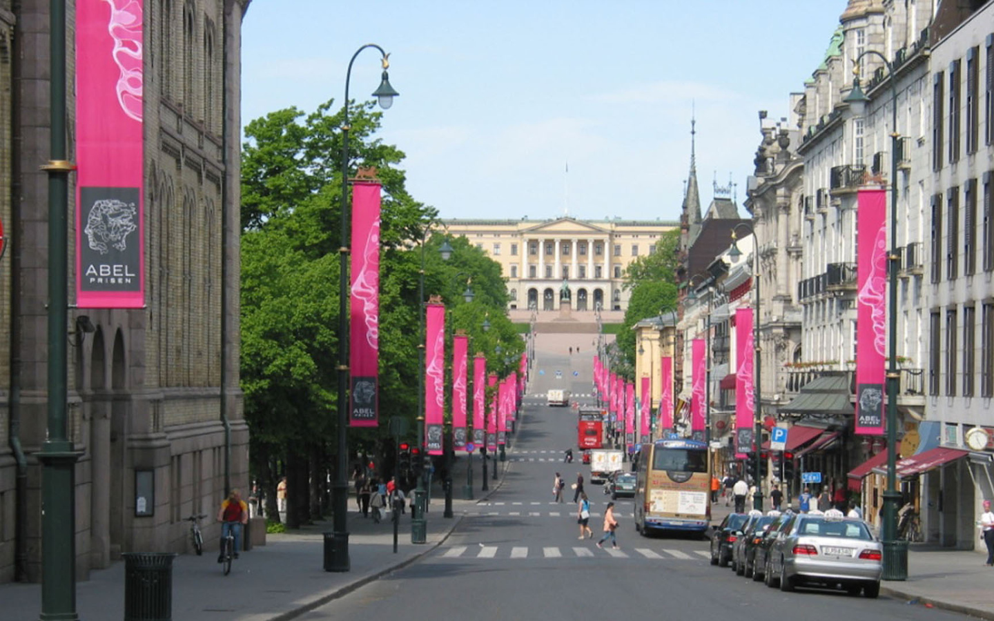 Улица около королевского дворца в Осло