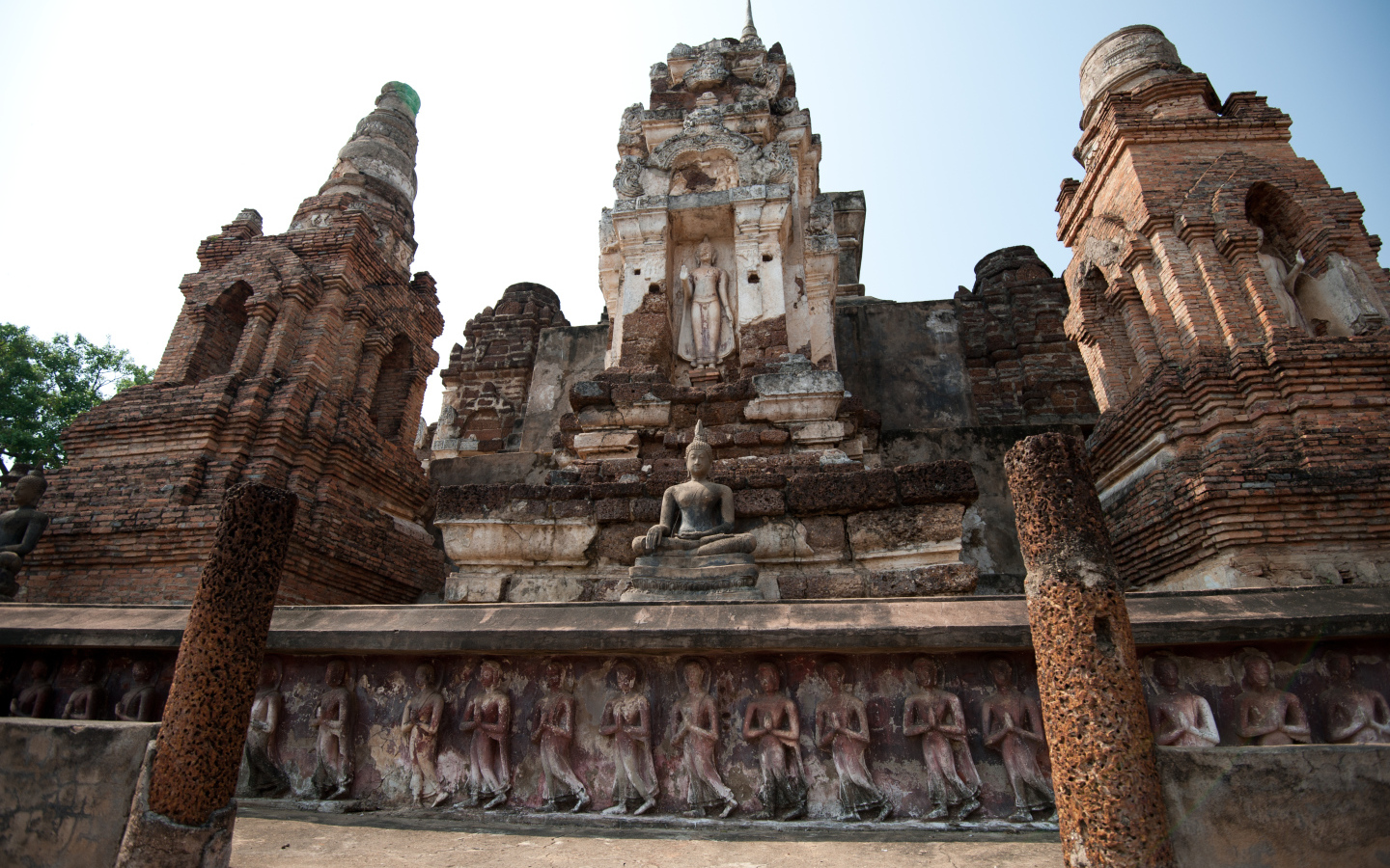Древний храм на курорте Лопбури, Таиланд
