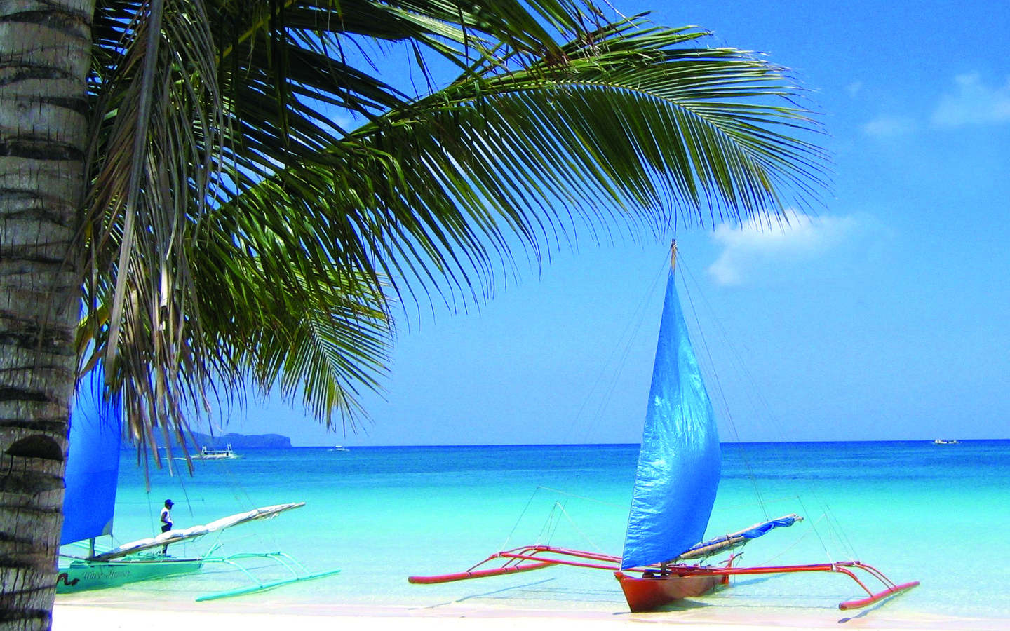 Лодки на пляже на острове Ко Куд, Таиланд