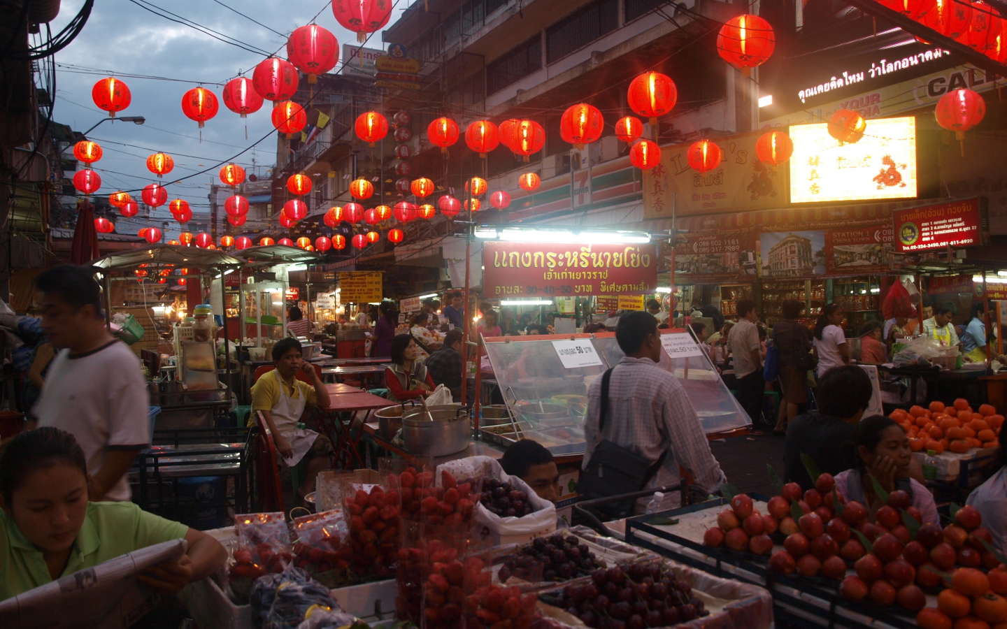 Рынок на курорте Лопбури, Таиланд