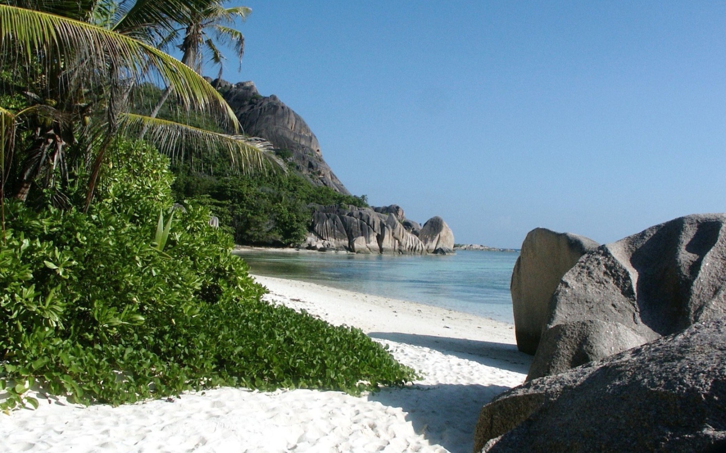 Песчаный пляж на острове Чанг, Таиланд