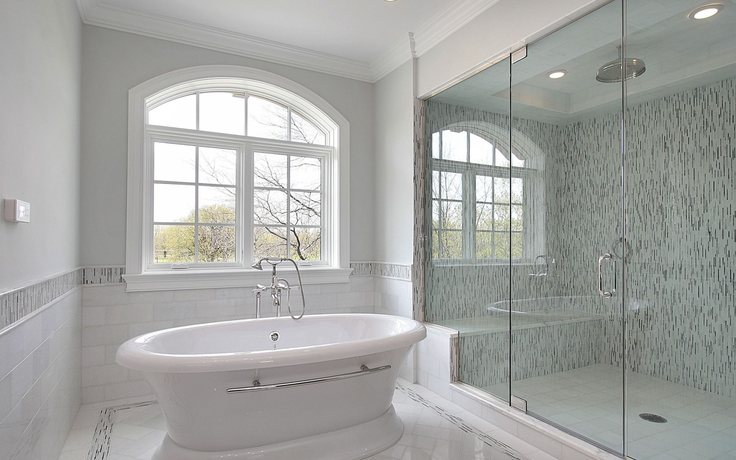 Ванная и просторный душ