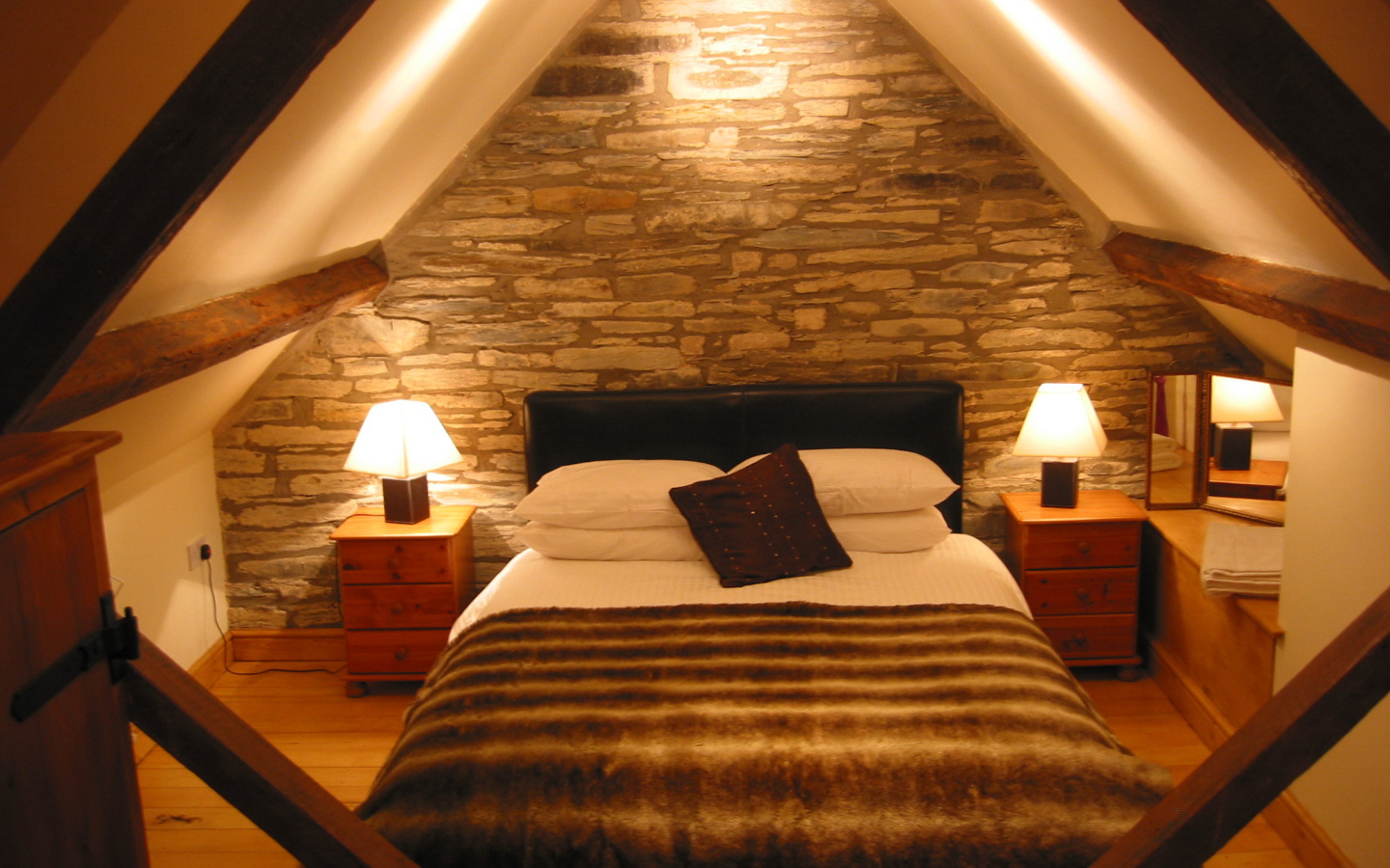 Спальня под крышей