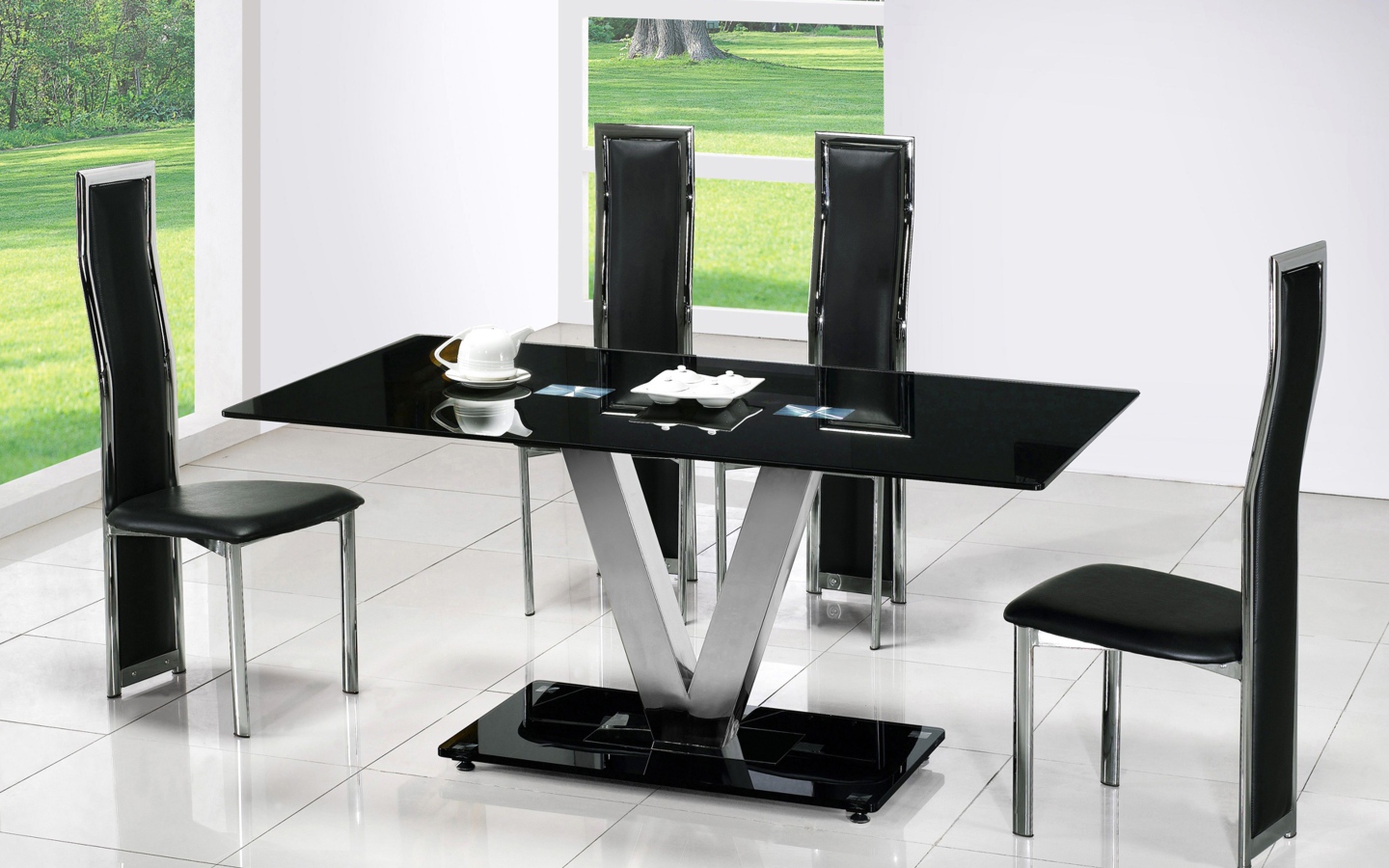 Черная мебель в столовой