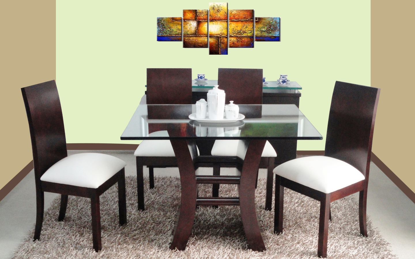 Пушистый ковер в столовой