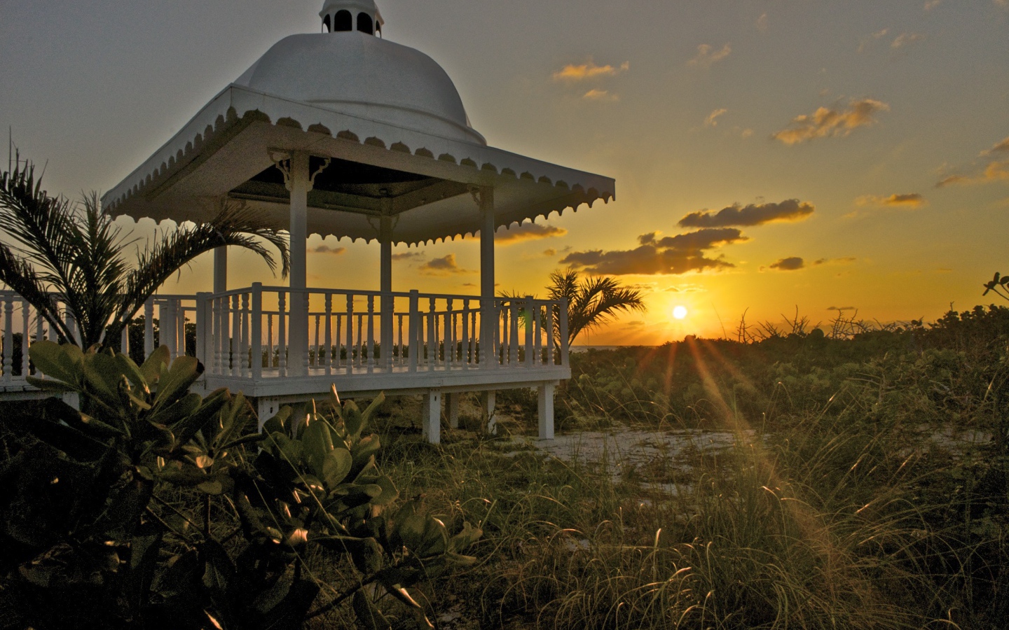 Беседка на побережье на курорте Кайо Санта Мария, Куба
