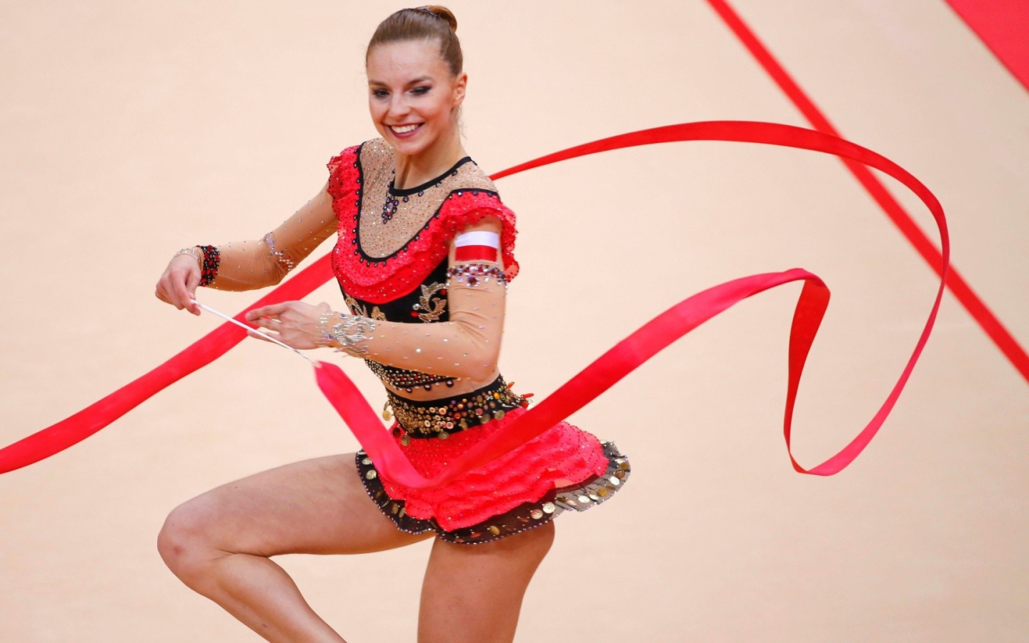 Гимнастка с лентой