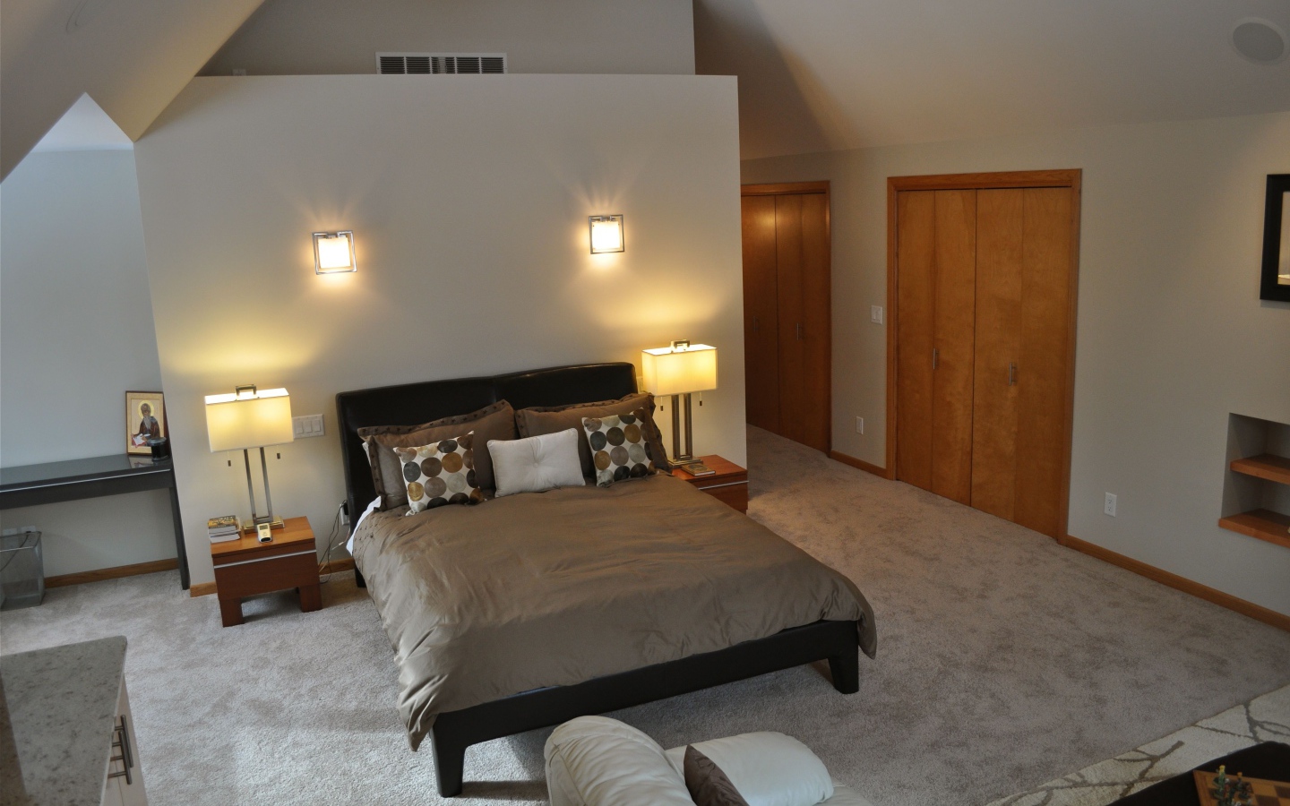 Светильники в спальне