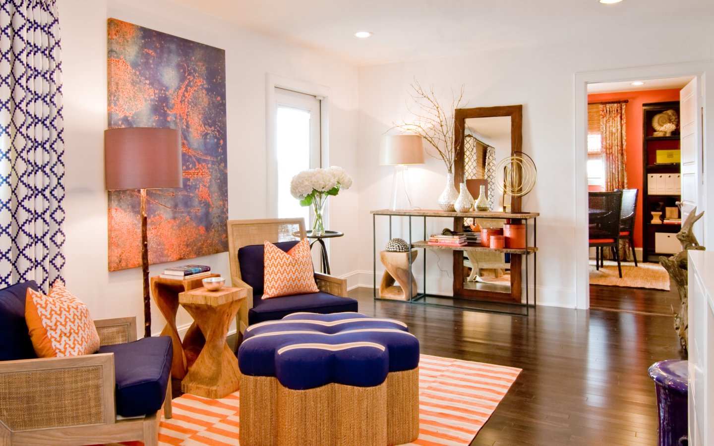 Пуфики в гостиной