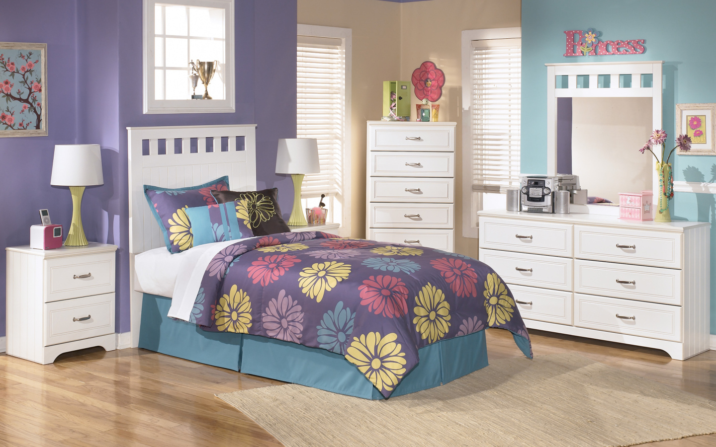 Сиреневый и голубой тона в оформлении детской