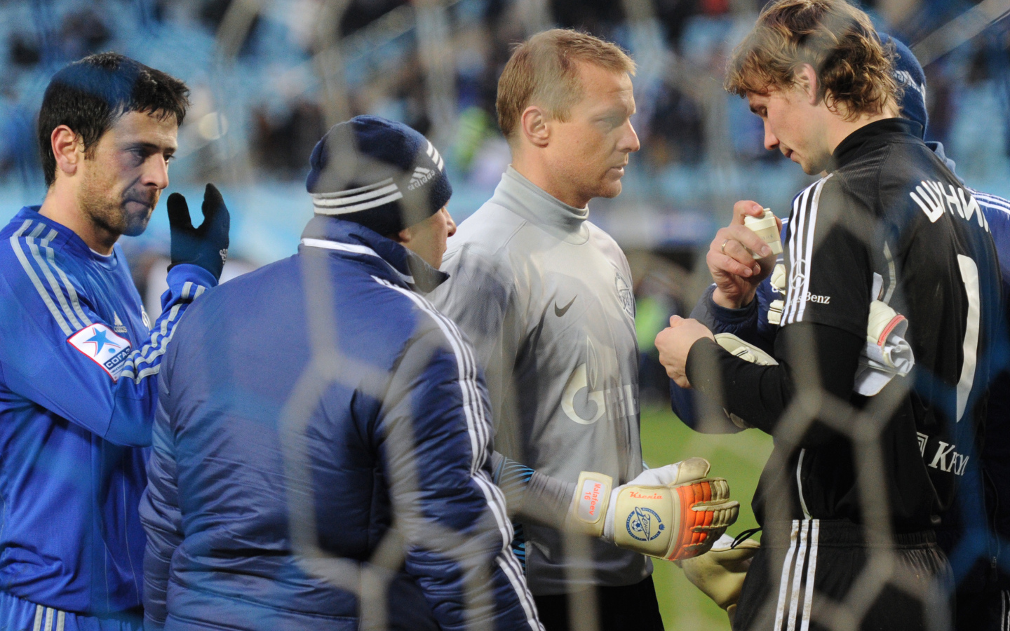 Вячеслав Малафеев голкипер сборной РФ за работой