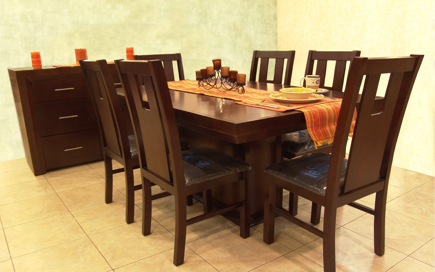 Деревянная мебель для столовой