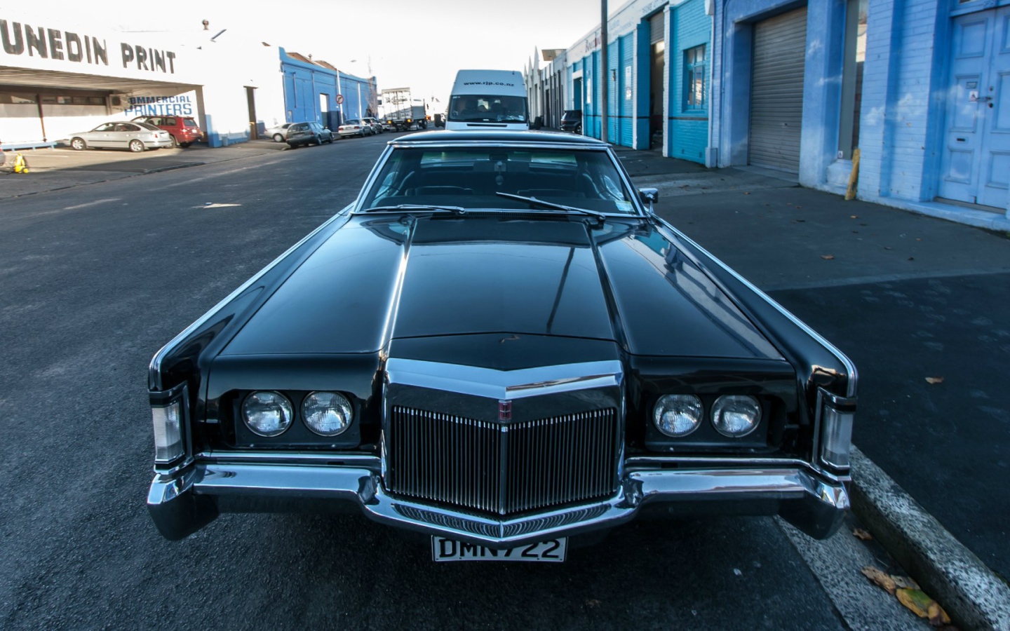 Великолепный черный Lincoln Continental