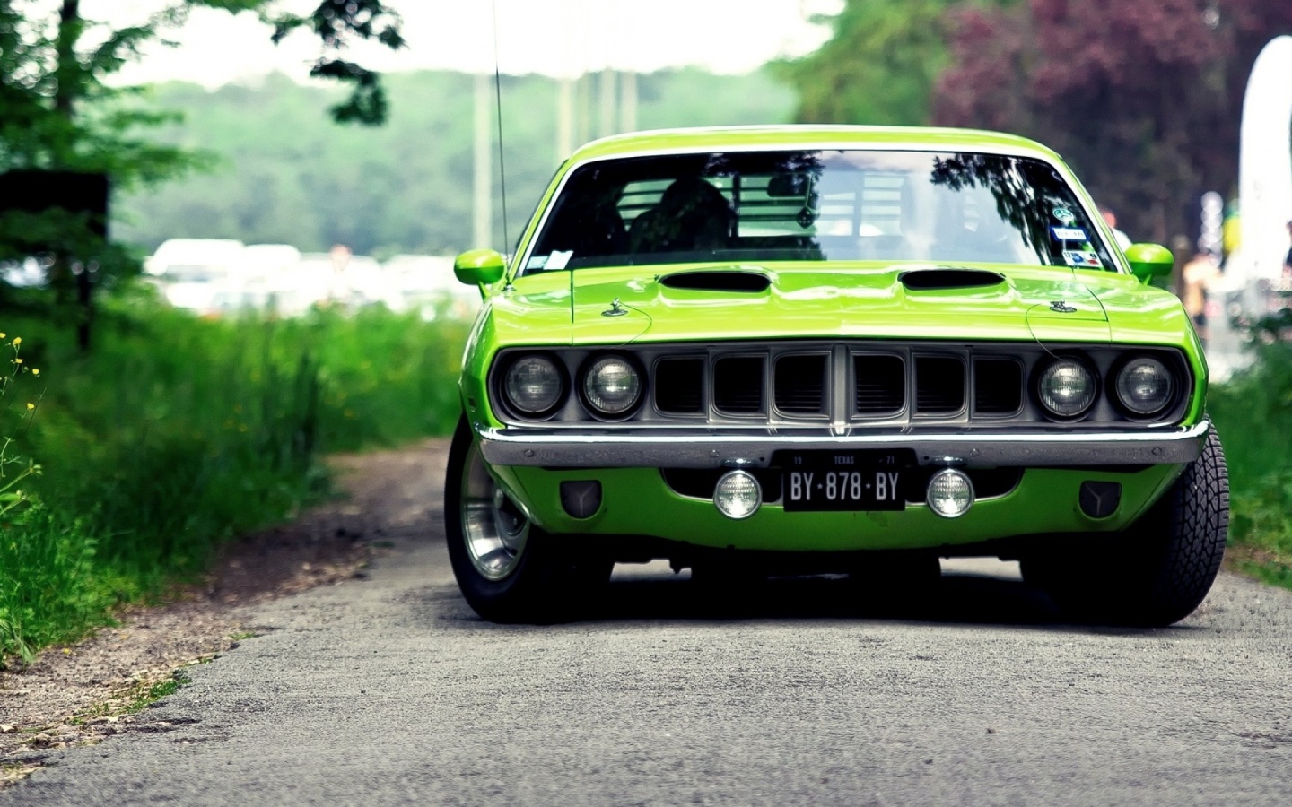 Зеленый автомобиль Hemi Cuda