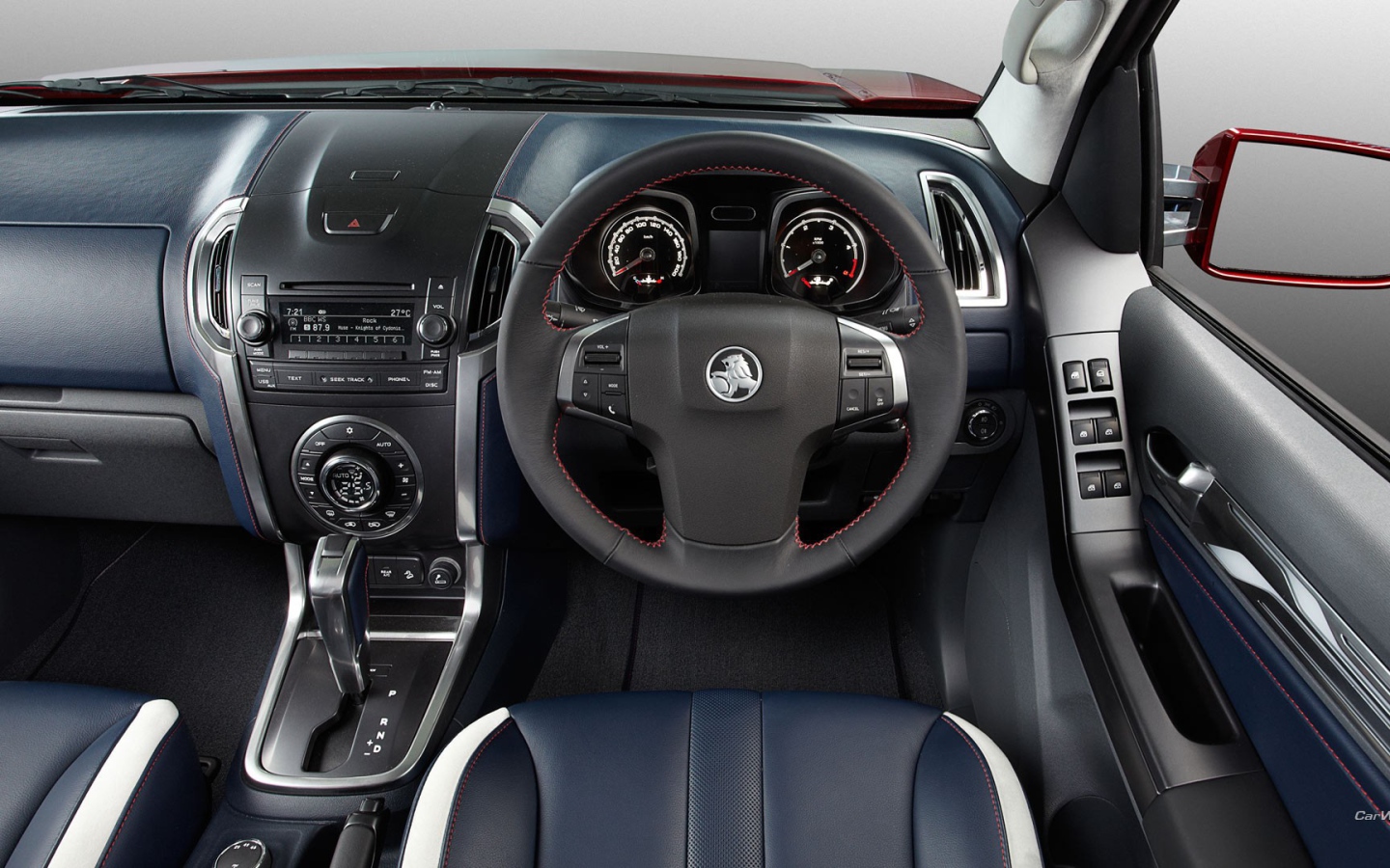 Интерьер автомобиля Holden Colorado