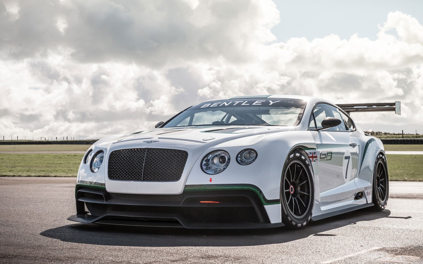 Спортивный Bentley Continental GT3