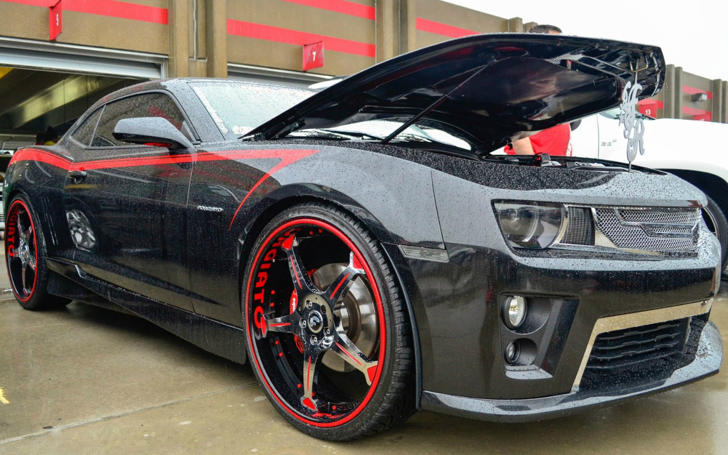 Автомобиль Chevrolet Camaro by Forgiato